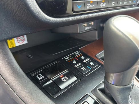 Certified 2021 Lexus RX 350L Premium w/ Premium Package image 31