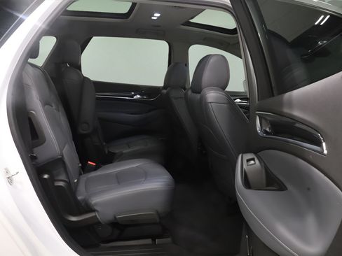 Used 2019 Buick Enclave Premium w/ Experience Buick Package FWD image 17