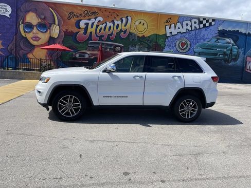 Used 2020 Jeep Grand Cherokee Limited AWD/4WD image 2