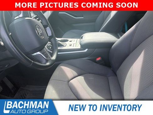 Used 2020 Toyota Highlander LE AWD/4WD image 4