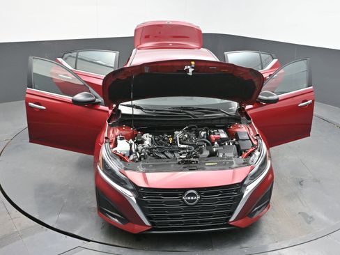 Used 2024 Nissan Altima 2.5 SV image 37