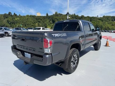Used 2021 Toyota Tacoma TRD Off-Road w/ Technology Package AWD/4WD image 3