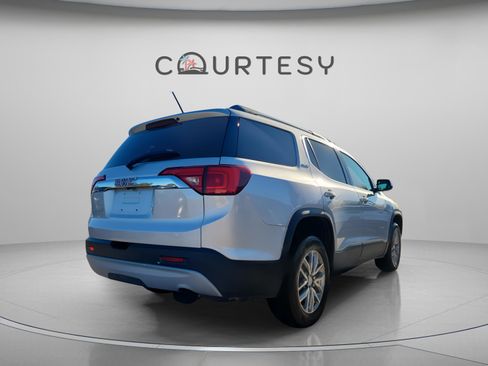 Used 2018 GMC Acadia SLE image 3