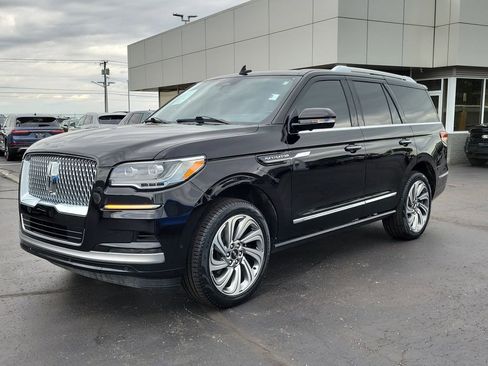 Certified 2024 Lincoln Navigator Reserve AWD/4WD image 8
