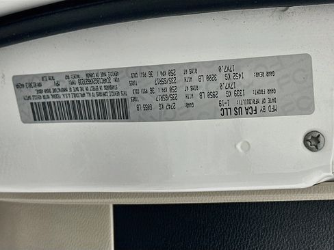 Used 2019 Chrysler Pacifica Touring-L FWD image 12