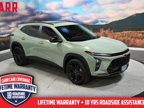 Used 2024 Chevrolet Trax ACTIV w/ Sunroof Package FWD image 2