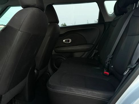 Used 2016 Kia Soul FWD image 14