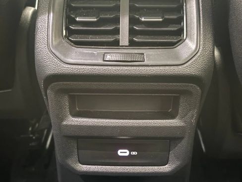 Used 2024 Volkswagen Taos SE AWD/4WD image 20