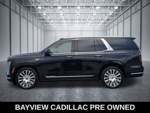 Used 2025 Cadillac Escalade Premium Luxury Platinum AWD/4WD image 2