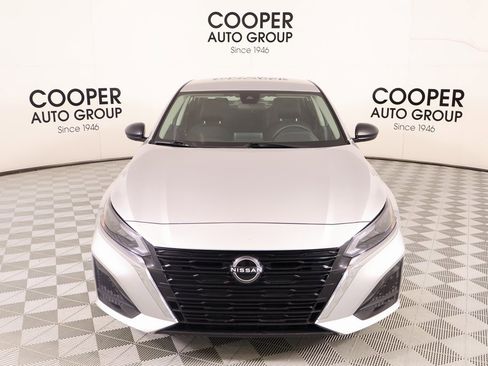 Used 2024 Nissan Altima 2.5 SV image 8