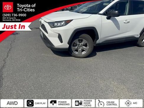 Used 2022 Toyota RAV4 LE AWD/4WD image 29