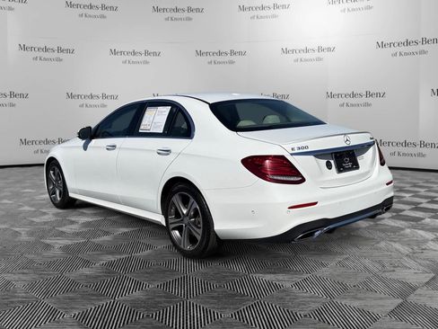 Certified 2017 Mercedes-Benz E 300 4MATIC image 3