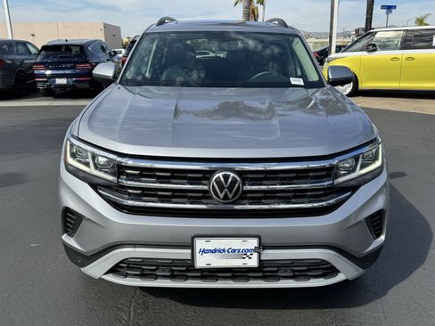 Certified 2023 Volkswagen Atlas SE w/ Panoramic Sunroof Package image 3