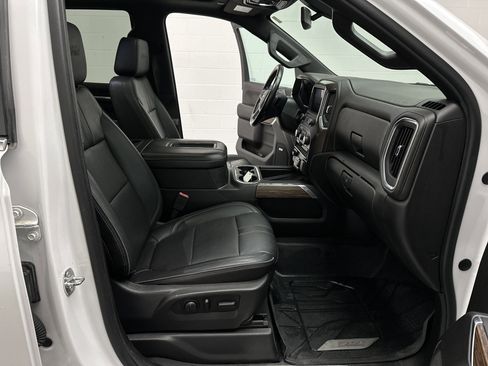 Used 2019 Chevrolet Silverado 1500 High Country w/ Z71 Off-Road Package image 27