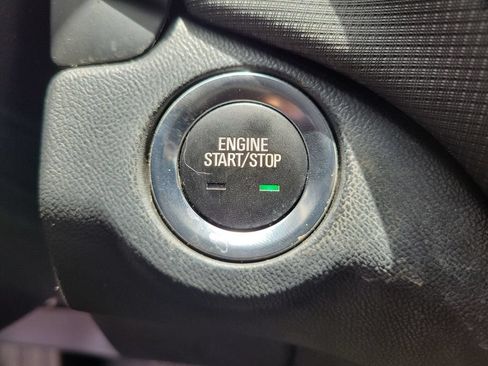 Used 2022 Chevrolet Equinox RS w/ RS Leather Package FWD image 17