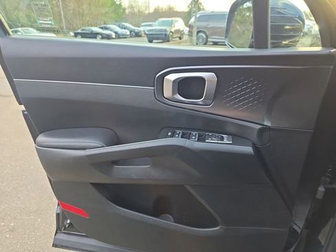Used 2021 Kia Sorento S image 39