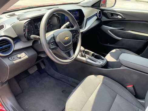 Certified 2024 Chevrolet Trax LS w/ LS Convenience Package FWD image 10