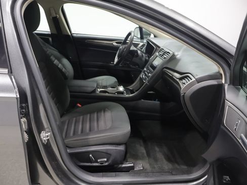 Used 2019 Ford Fusion SEL FWD image 23