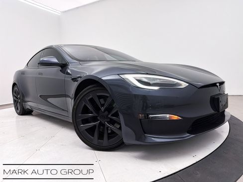 Used 2021 Tesla Model S Plaid image 1