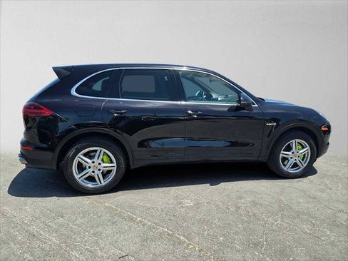 Used 2016 Porsche Cayenne S AWD/4WD image 2