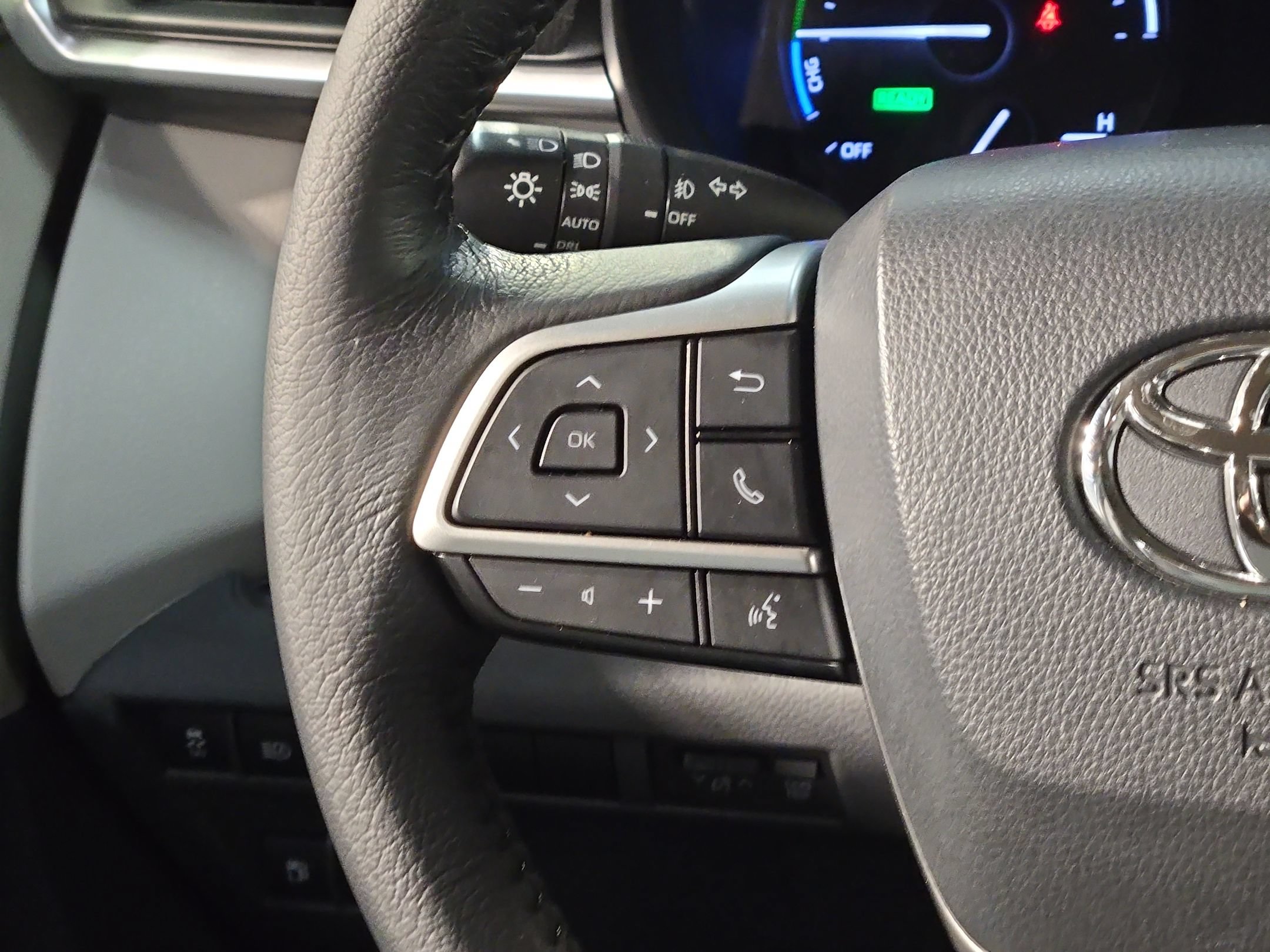 Used 2021 Toyota Sienna XLE FWD image 28