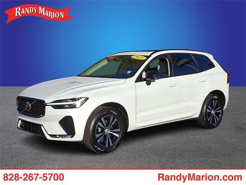 Used 2025 Volvo XC60 B5 Core image 1