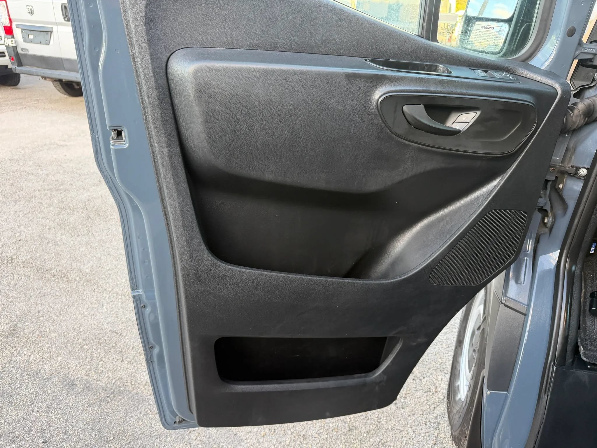 Used 2019 Mercedes-Benz Sprinter 2500 170 Extended Cargo image 12