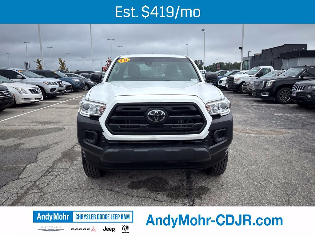 Used 2018 Toyota Tacoma SR AWD/4WD image 2