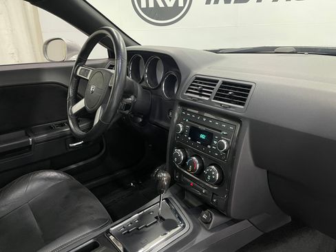 Used 2009 Dodge Challenger SRT8 w/ SRT Option Group II RWD image 18