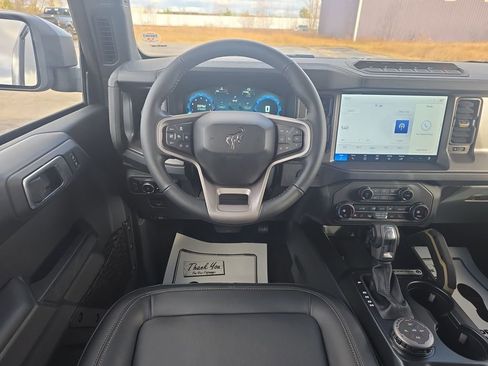 New 2025 Ford Bronco Badlands image 14