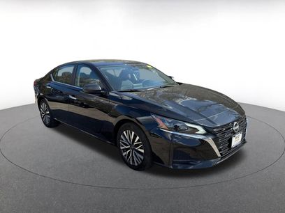 Used 2025 Nissan Altima 2.5 SV