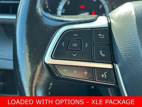 Used 2022 Toyota Highlander XLE image 23