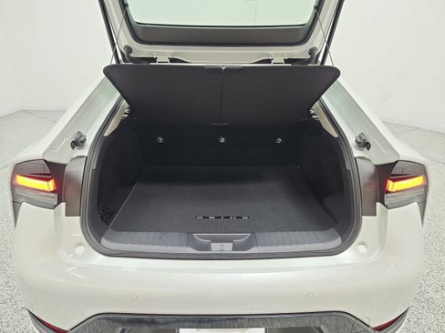 Used 2024 Toyota Prius Prime FWD image 18