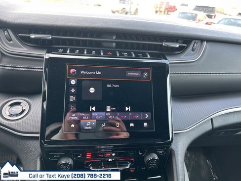 Used 2024 Jeep Grand Cherokee L Laredo image 30