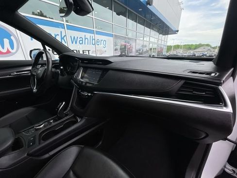 Certified 2024 Cadillac XT6 Luxury w/ LPO, Floor Liner Package AWD/4WD image 29