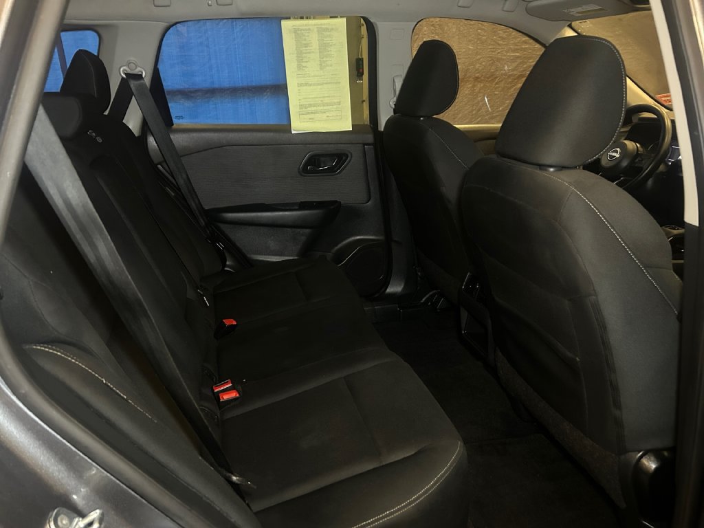 Used 2023 Nissan Rogue S AWD/4WD image 17