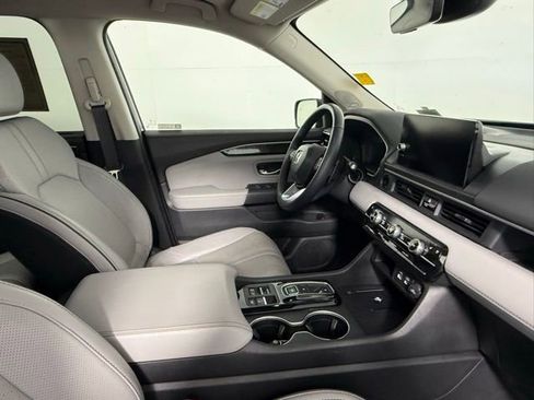 Used 2024 Honda Pilot Elite image 46