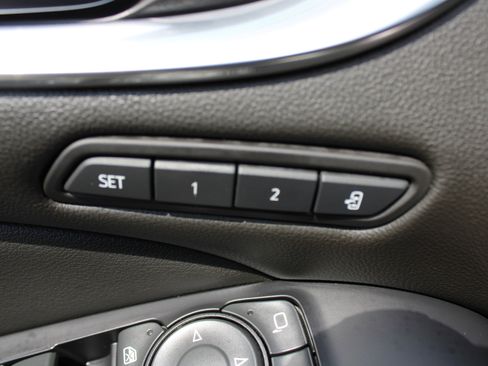 Used 2022 Buick Enclave Avenir w/ Avenir Technology Package image 22