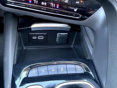 Used 2023 Buick Envision Essence image 18