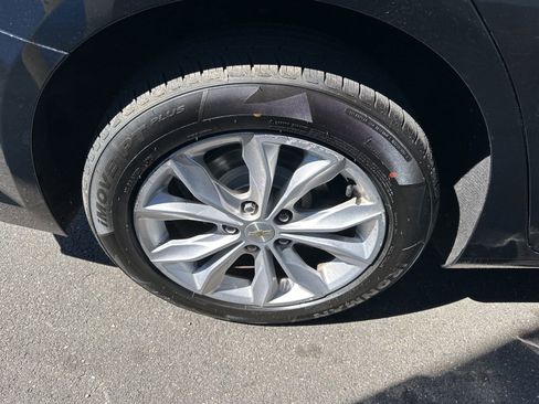 Used 2020 Chevrolet Malibu LT FWD image 11
