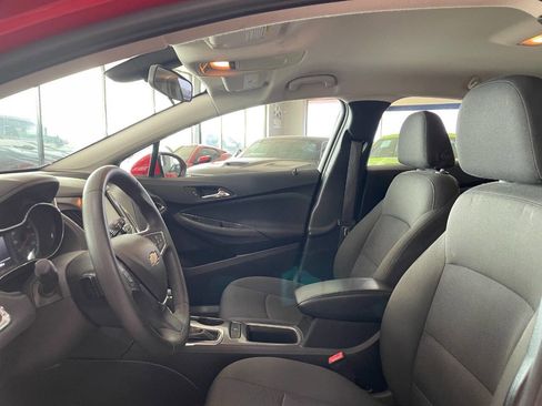 Used 2017 Chevrolet Cruze LT w/ Convenience Package image 16