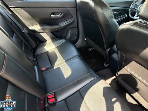 Used 2021 Nissan Sentra SR w/ SR Premium Package FWD image 17