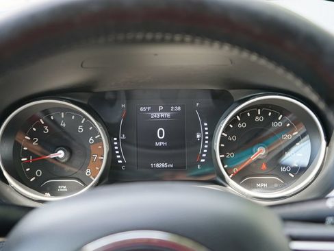 Used 2019 Jeep Compass Latitude AWD/4WD image 17