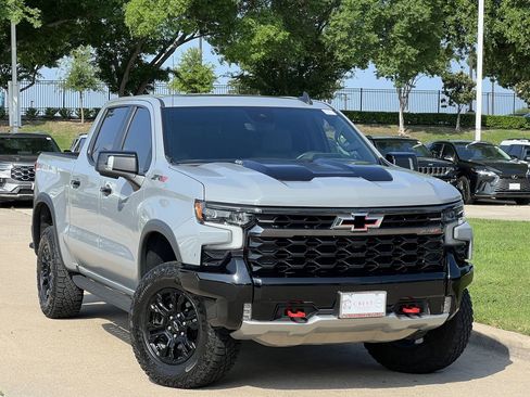 Used 2024 Chevrolet Silverado 1500 ZR2 w/ Technology Package image 2