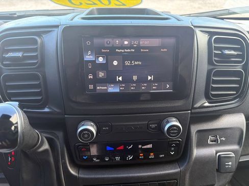 Used 2025 RAM ProMaster 2500 w/ Convenience Group FWD image 11
