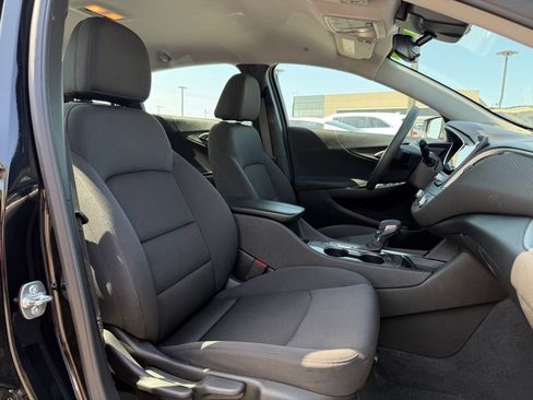 Used 2025 Chevrolet Malibu LT FWD image 33