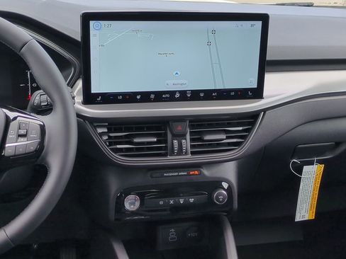 New 2025 Ford Escape SE image 24