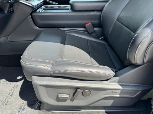 Used 2025 Ford Expedition Platinum AWD/4WD image 25