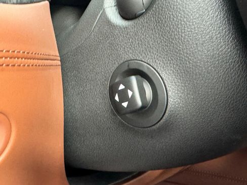 Used 2024 Genesis G90 3.5T image 18