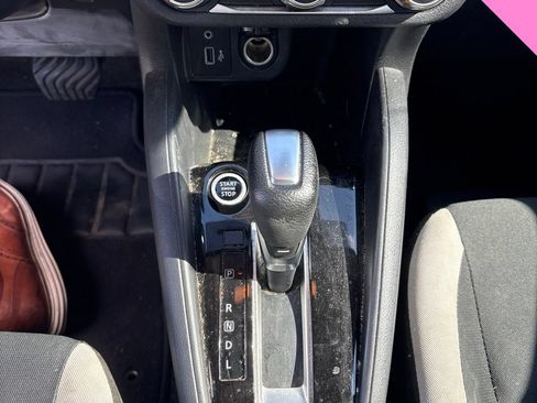 Used 2020 Nissan Versa SV w/ Trunk Package FWD image 12